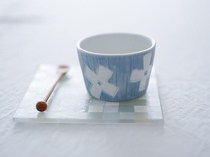 Japans Tao Yiwriters Fish Valleys Handmaids Handheld Cup