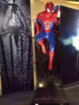 Large GRP exhibition Spider-Man models Prop Climbing Wall Pendulum with one-handed grip on the wall Realistic Sculptures