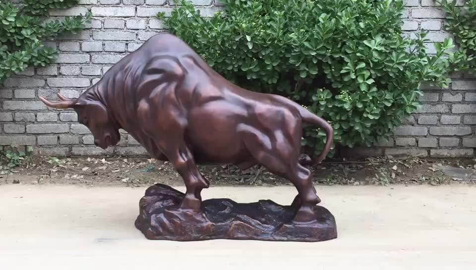 铜牛雕塑奔牛铜像奋斗牛摆件拱牛铜像景观雕塑铸铜牛雕塑厂家