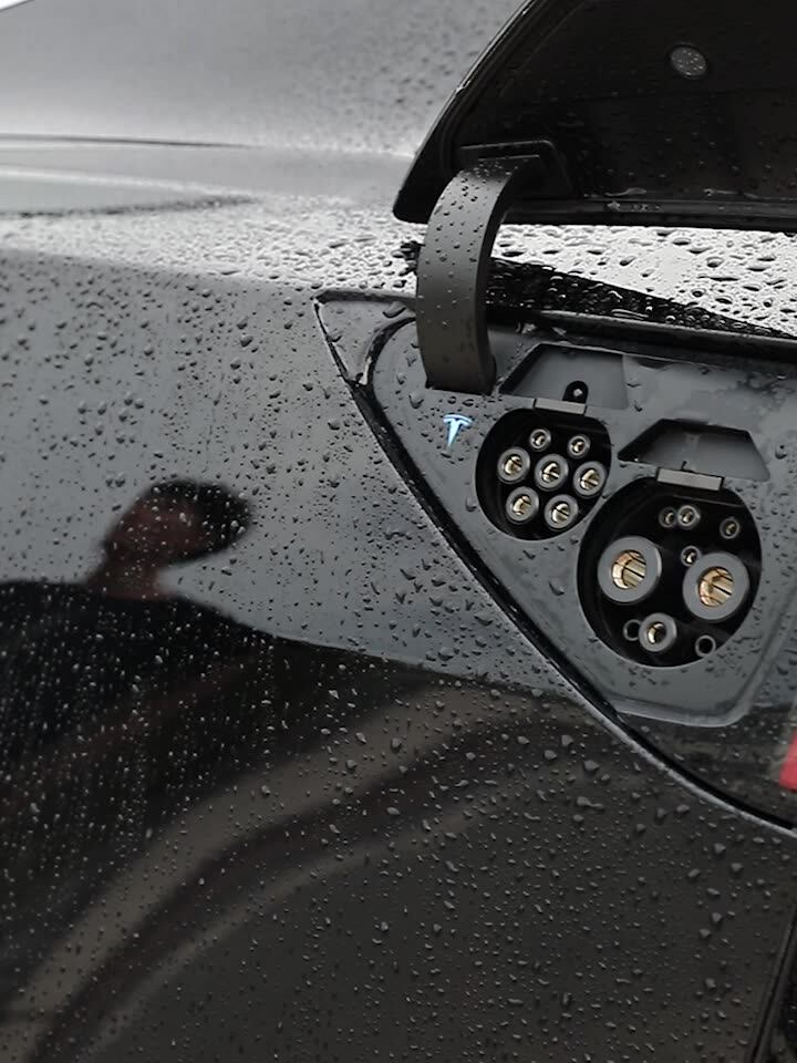 闪世 适用tesla特斯拉model3/y充电口防水盖硅胶防尘保护罩电动车