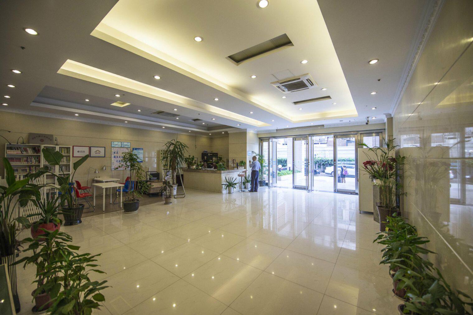 振安广场实景图