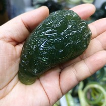 The jade hand made the piece of cabbage jade cabbage jade handlebar pieces of cabbage to adorned with a small swing piece for a tea darling