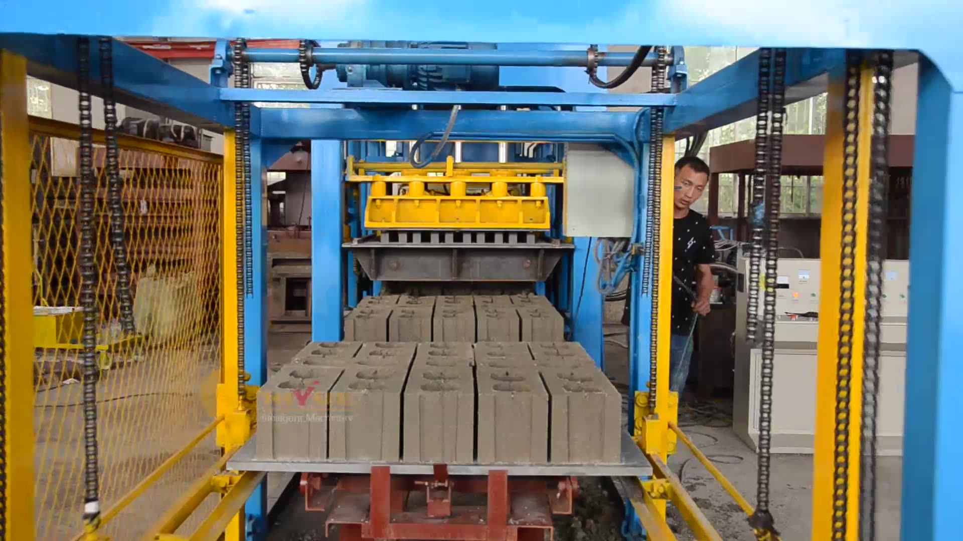 供应优质出口的:大型制砖机qt10-15混泥土砌块机 透水砖成套设备