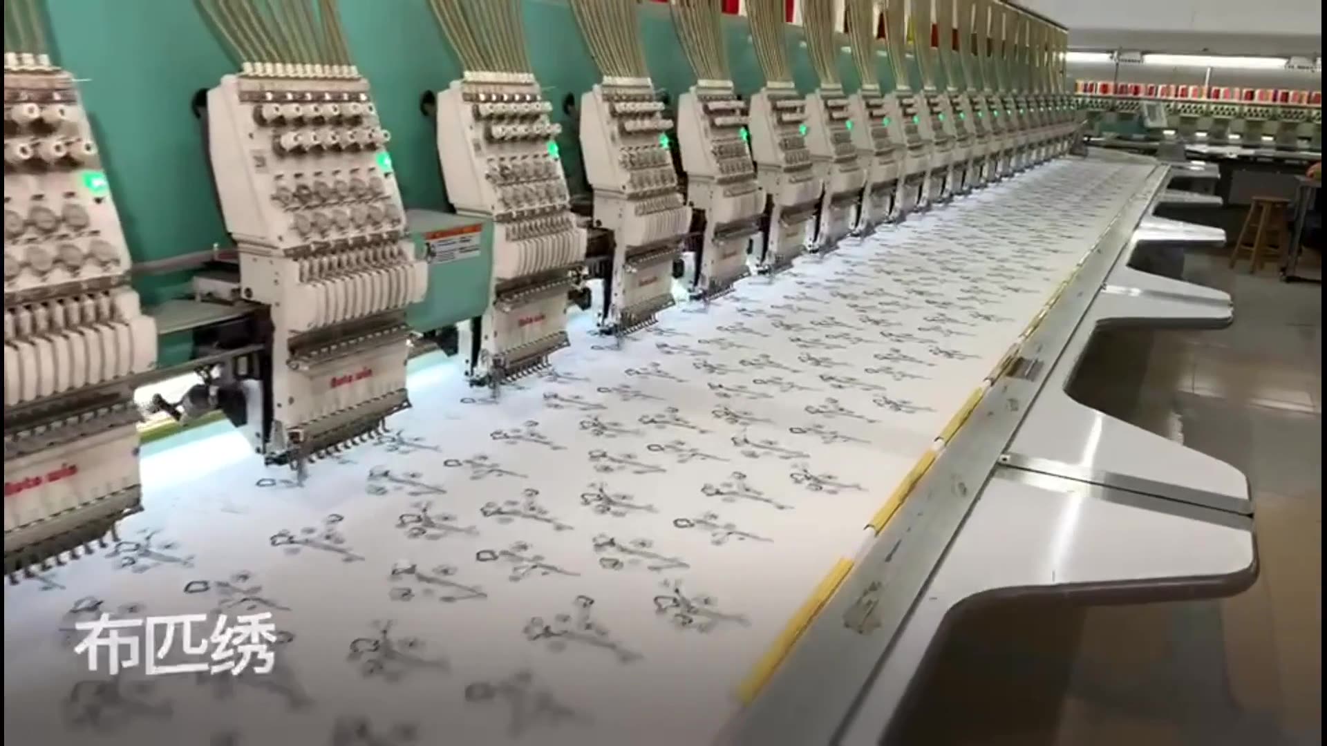 工厂承接毛巾绣布贴个性米老鼠立体绣服装辅料补丁贴可爱布贴定做