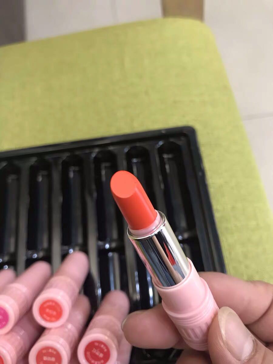 larastyle口红套装试色_in榜 larastyle口红套装试色