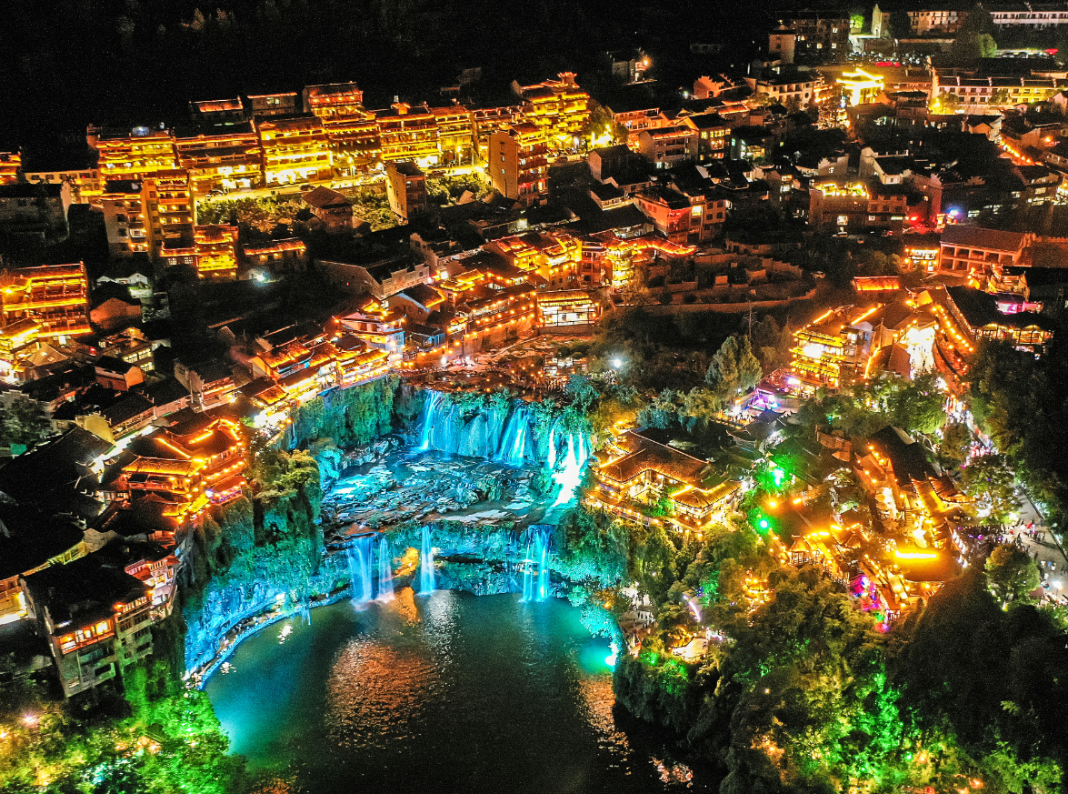 【湘西芙蓉镇天气预报】最新实时天气,湘西旅游指数/交通指数,24小时