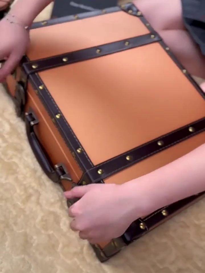 冬天穿诸例譬如如啥裤子能够暖到跺脚还显瘦？此款男士羊羔绒棉裤太绝了