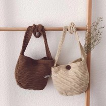 Japanese solid color large wooden buckle childrens knitted bag bag bag wool bag shoulder bag small backpack