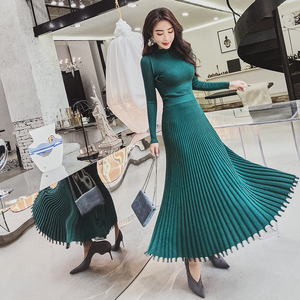 New style slim fitting pleated knitted Long Sleeve Dress