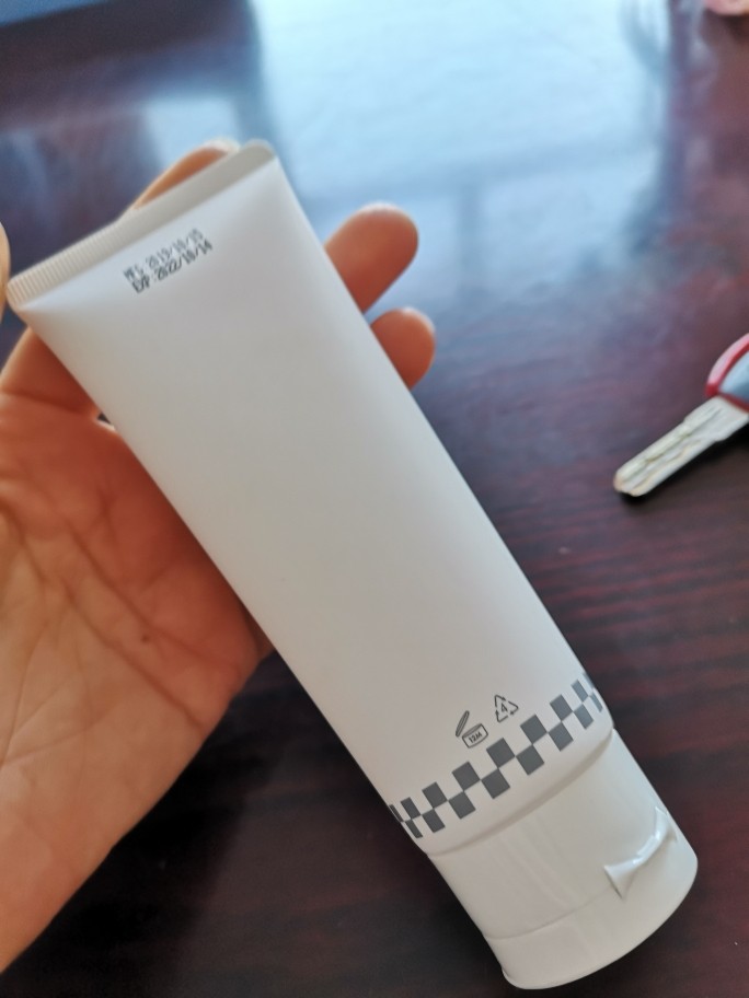 nini氨基酸洁面乳效果怎么样，真的好用吗？使用两周真实效果_搜券