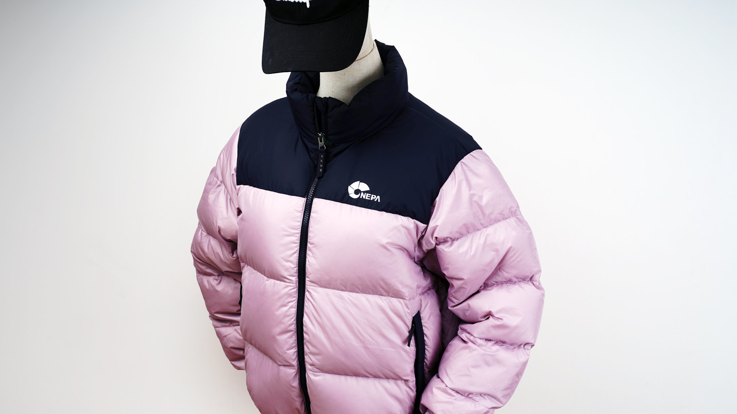 精悍又利落nepa短款鹅绒服有格调