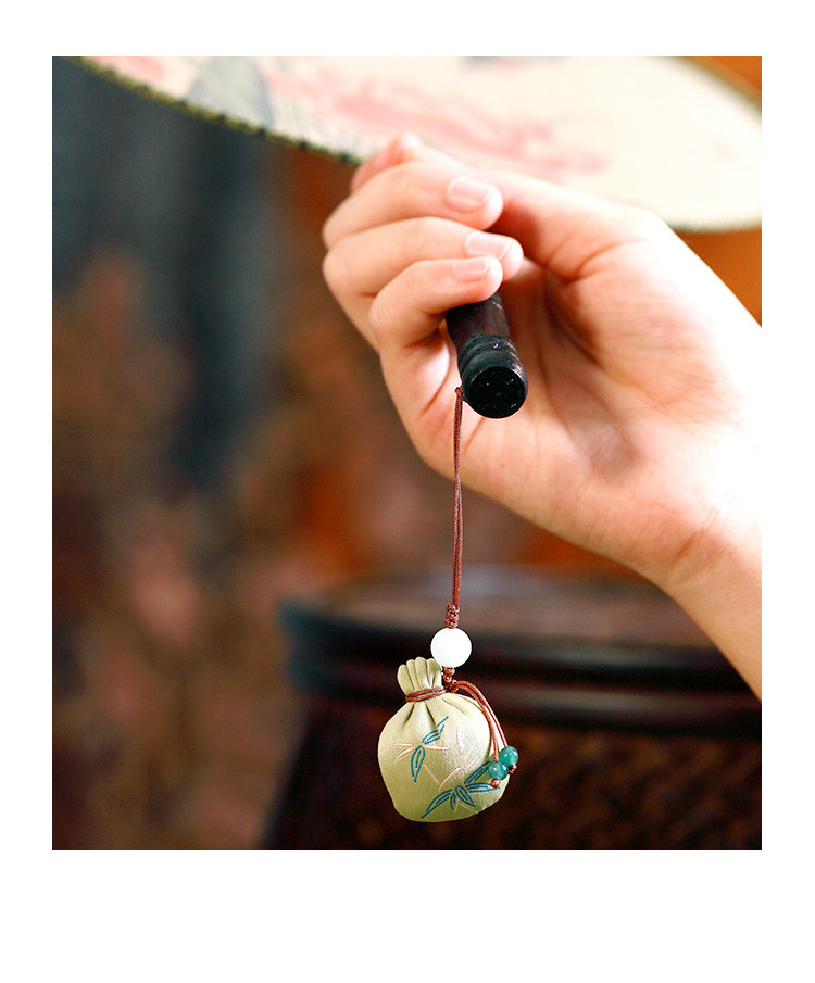 静心丸香囊球吊坠随身古风香包手工小迷你刺绣香袋安神汽车挂件