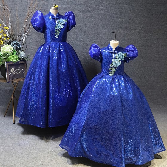 Xinjihe girl parent-child outfit blue sequin dress princess skirt puffy skirt hosts stage performance guzheng
Xinjihe girl parent-child outfit blue sequin dress princess skirt puffy skirt hosts stage performance guzheng