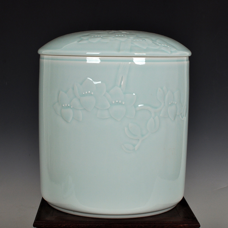 Jingdezhen shadow blue glaze hand - carved ceramic caddy fixings large storage POTS stored pu - erh tea cake bulk tea pot