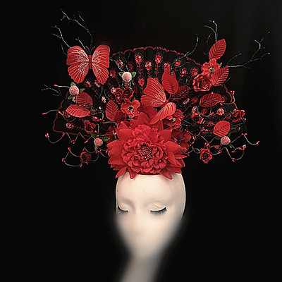 Red Chinese Wind T stage show exaggerates fan headdress Xiuhe butterfly flower withered branch creative hairdressing