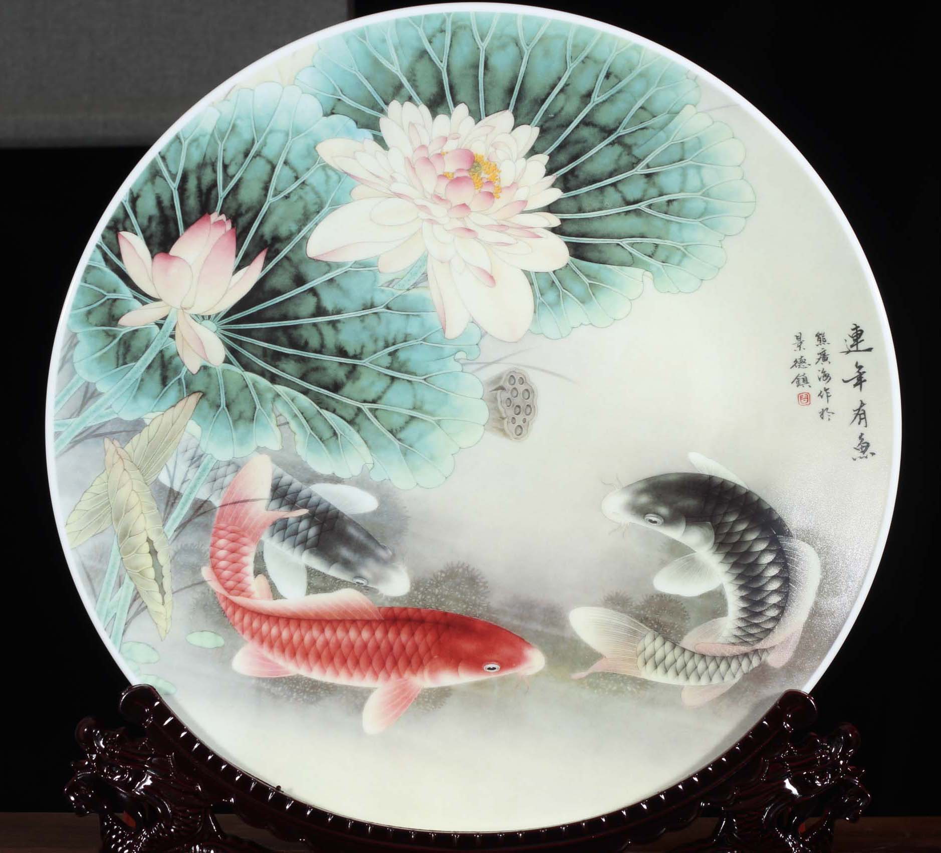 Jingdezhen porcelain lotus carp culture decoration plate 35 cm diameter red fish culture plate is placed