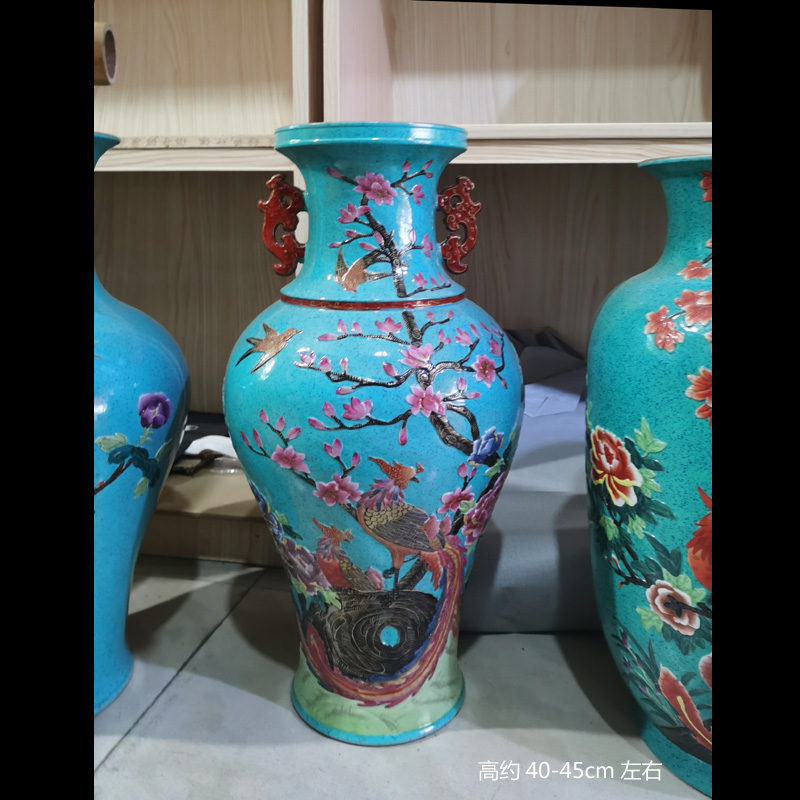 Qianlong colored enamel porcelain vase high up with Qianlong three hall of colored enamel porcelain vase relief vase