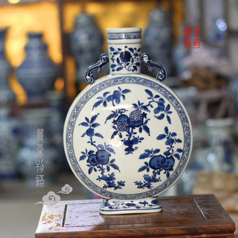 Jingdezhen porcelain figures flat blue vase vase guanyao BaoYue imitation qianlong vase of bonhomie characters