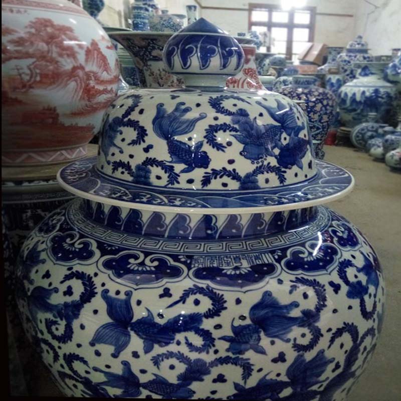 Jingdezhen high copy qianlong goldfish and pure manual collection collection general moral jar of gold, porcelain