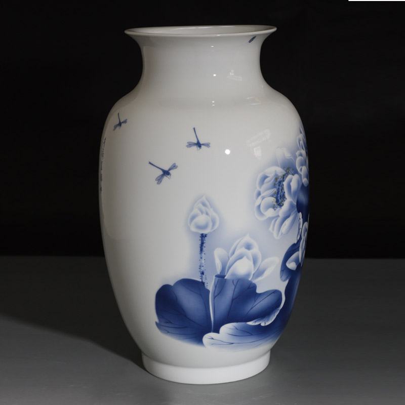 Jingdezhen blue and white porcelain vase elegant refreshing lotus lotus leaf decorative porcelain vases classic vase