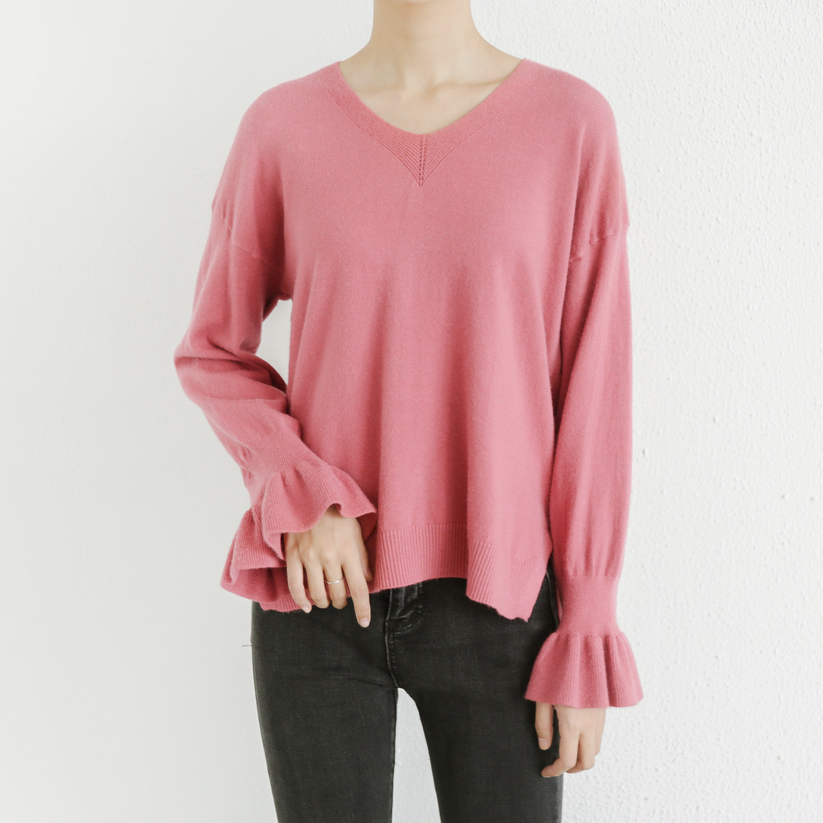 金大班815/独角兽/文艺清新纯色花苞袖v领针织衫女学生2017秋新款_不