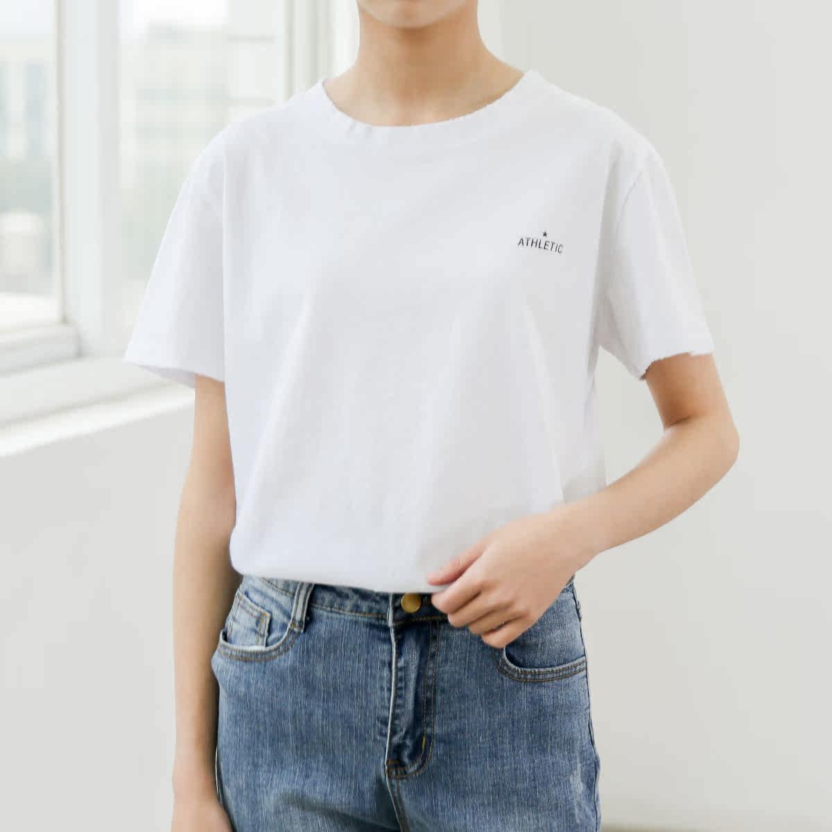 金大班313/标签/2017春夏新款韩版圆领字母套头短袖白t恤女打底