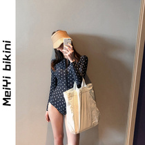 MeiYi Swimsuit is skinny and sexy conservative swimsuit long sleeve sunscreen diving suit swimming