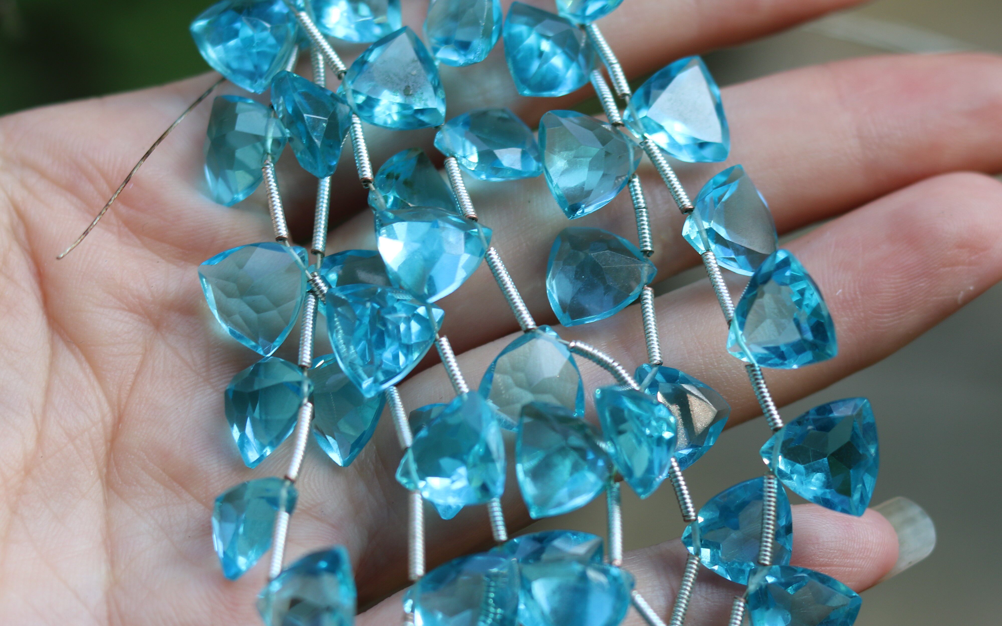 瑞士蓝石英石戒面三角水滴散珠 手工绕线diy吊坠耳环配珠