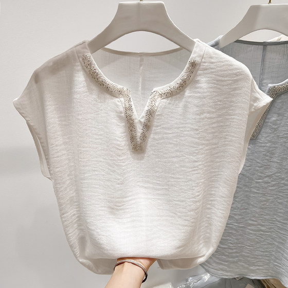 2025 new French temperament solid color round neck slit diamond solid color pullover sleeveless top for women summer
2025 new French temperament solid color round neck slit diamond solid color pullover sleeveless top for women summer