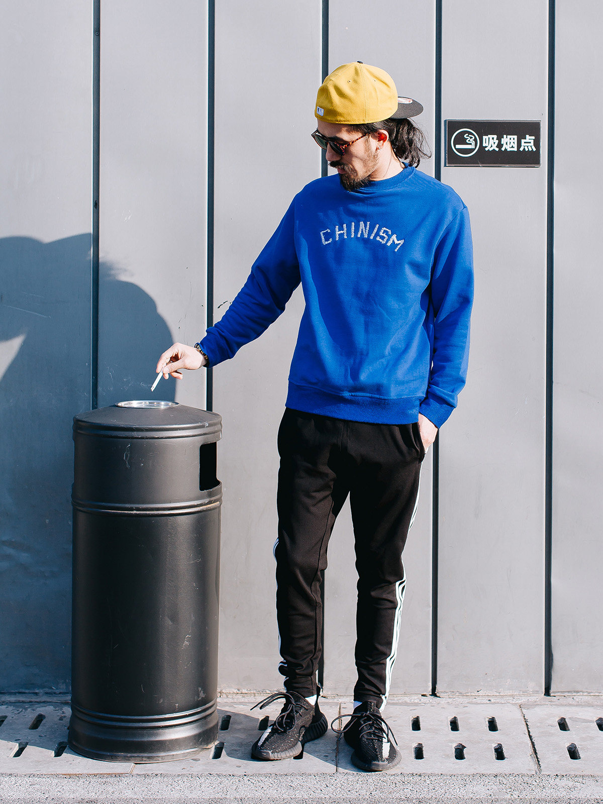 春季新款蓝色卫衣搭配校园运动裤,更休闲,更青春.