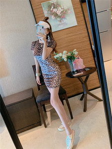 Slim fit leopard print dress women’s waistline shows thin and tight hip skirt