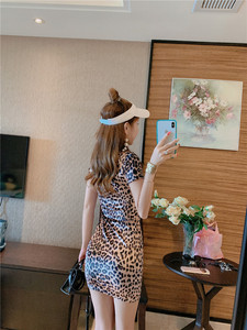 Slim fit leopard print dress women’s waistline shows thin and tight hip skirt