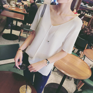 性感V领薄款短袖T恤