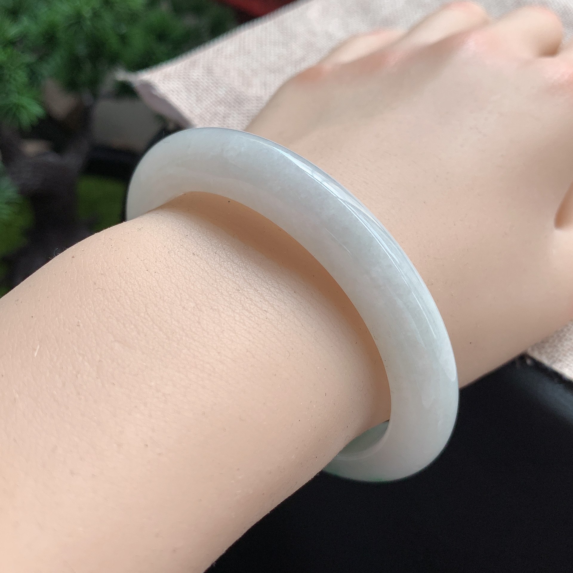 老坑冰糯种55/56圈口飘阳绿正装翡翠手镯平安镯缅甸天然a货手环女