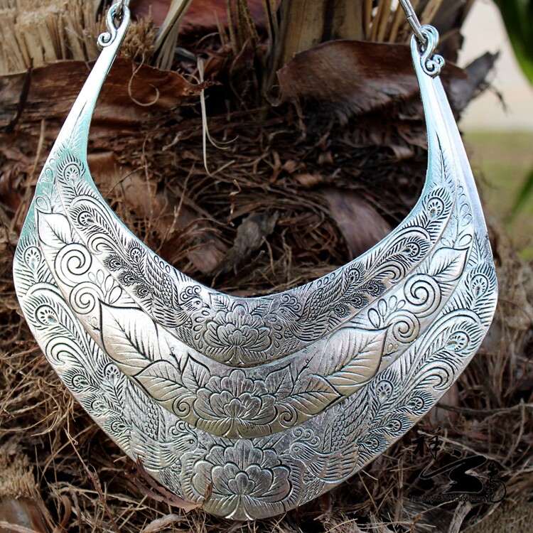 批发 苗银项圈装饰品 苗银大项链 苗族舞蹈饰品 家居墙挂饰