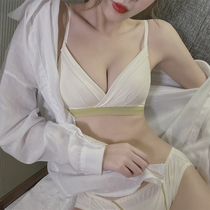Thin underwear new 2020 explosion female rimless small chest gathered French triangle cup incognito bra bra