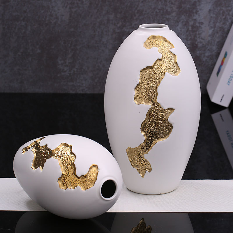 The modern egg white bottle map gold - plated vase hotel creative household ceramic flower arranging flowers in porch place