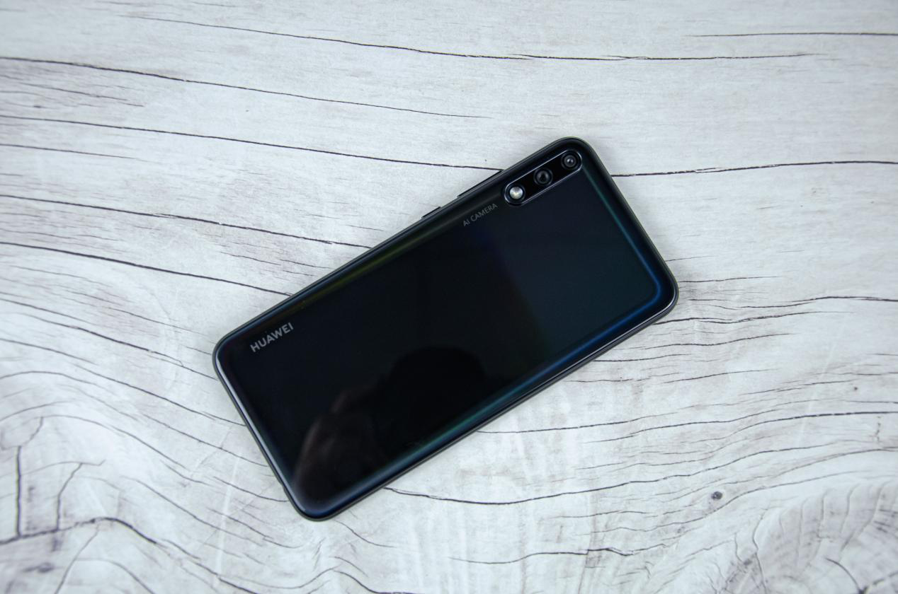 华为畅享10体验:千元堆料王名不虚传