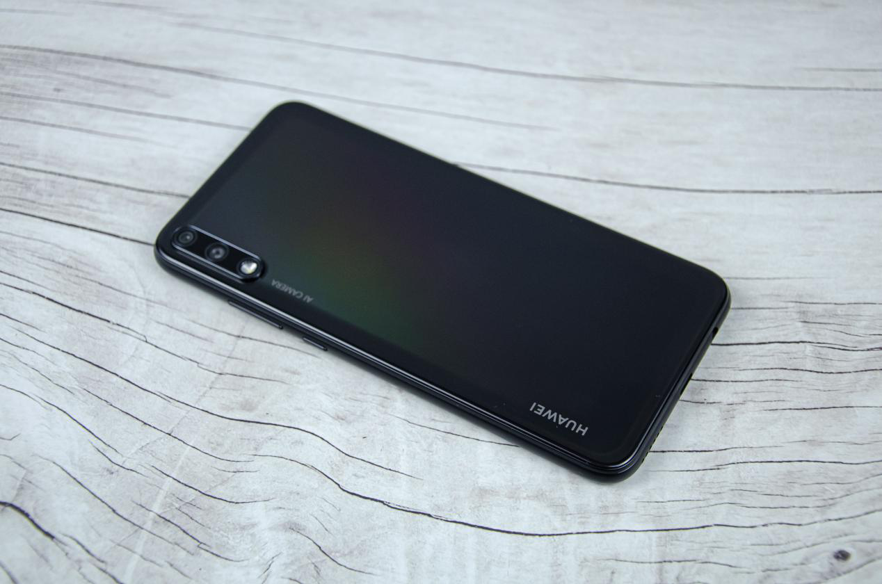 华为畅享10体验:千元堆料王名不虚传