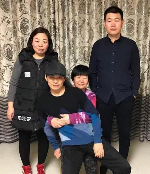 在长的像爸还是妈这件事上,黄子韬真的很神奇啊