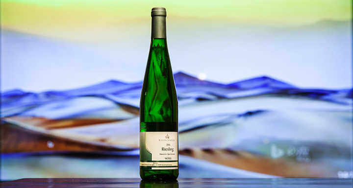 德国mosel的雷司令,非常清爽,酸甜平衡,非常有典型性.