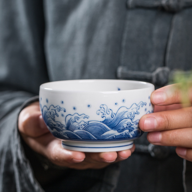 The Owl up jingdezhen blue and white hand painting of pu 'er tea large - sized ceramic cups master cup kung fu tea set