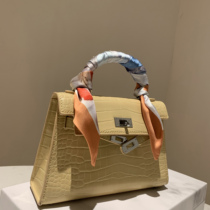 (South wind)big yu begonia hand scarf Kelly bag female 2021 new fashion one shoulder messenger bag