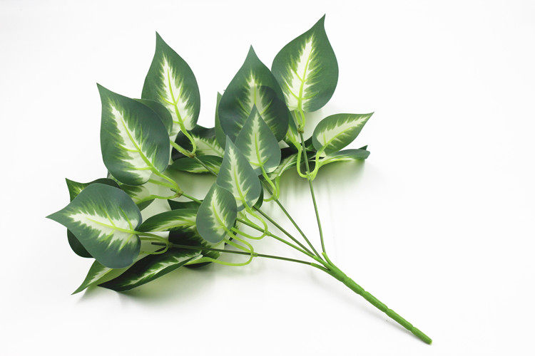 仿真假花绿植墙面墙上装饰叶子植物背景墙插花配材单支白色绿萝叶