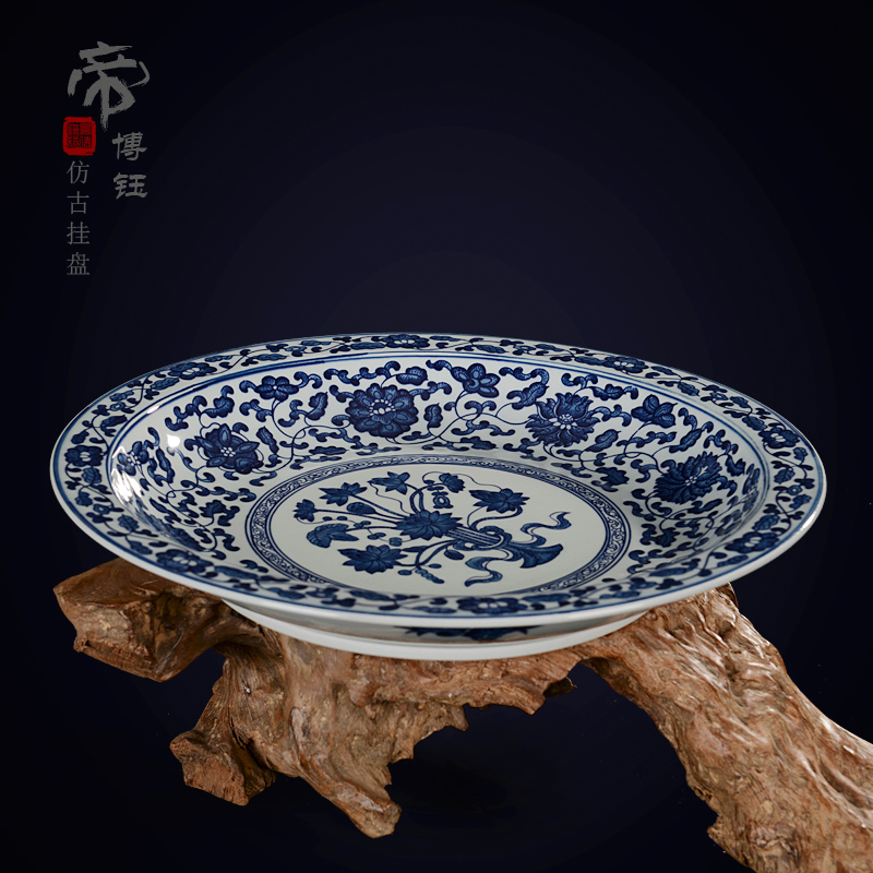 Jingdezhen ceramic decoration plate sit plate hanging dish hand - made of blue and white lotus seed plate antique crafts are refined