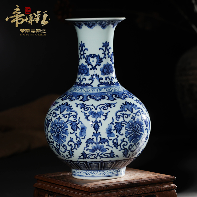 Imitation the qing qianlong vase of blue and white porcelain of jingdezhen ceramics furnishing articles inserted new Chinese style porch decoration, flower decoration