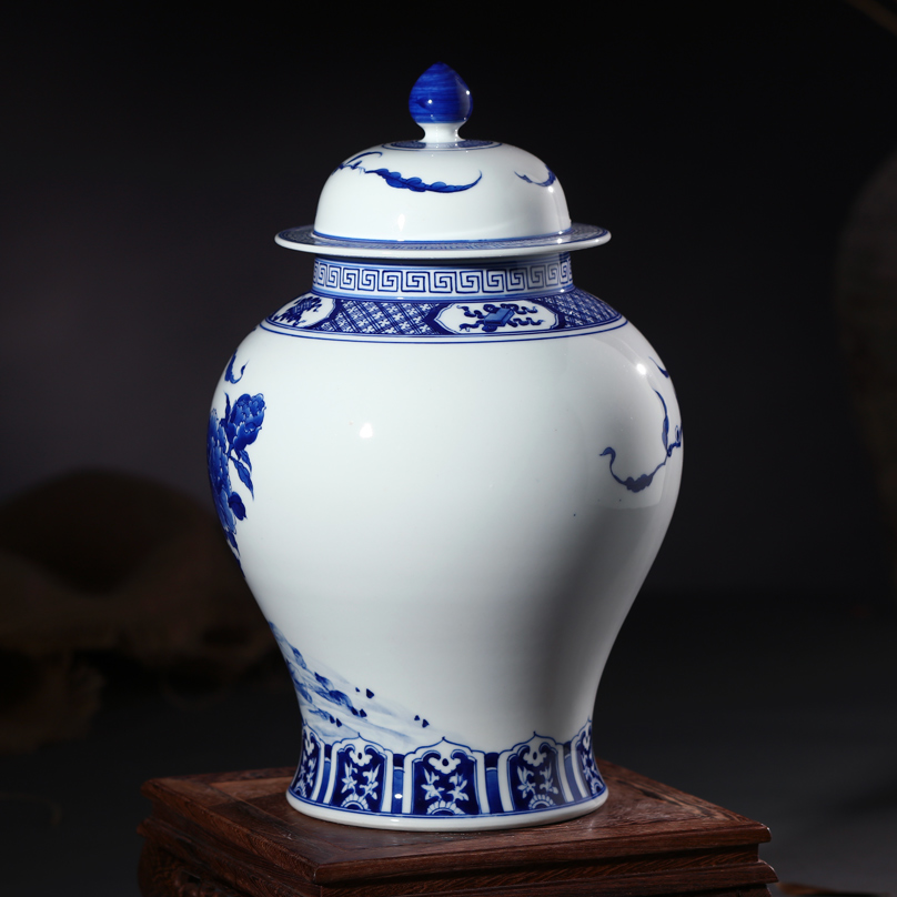 Jingdezhen ceramic vases, antique hand - made of blue and white porcelain painting of flowers and the general pot of tea pot home decoration furnishing articles