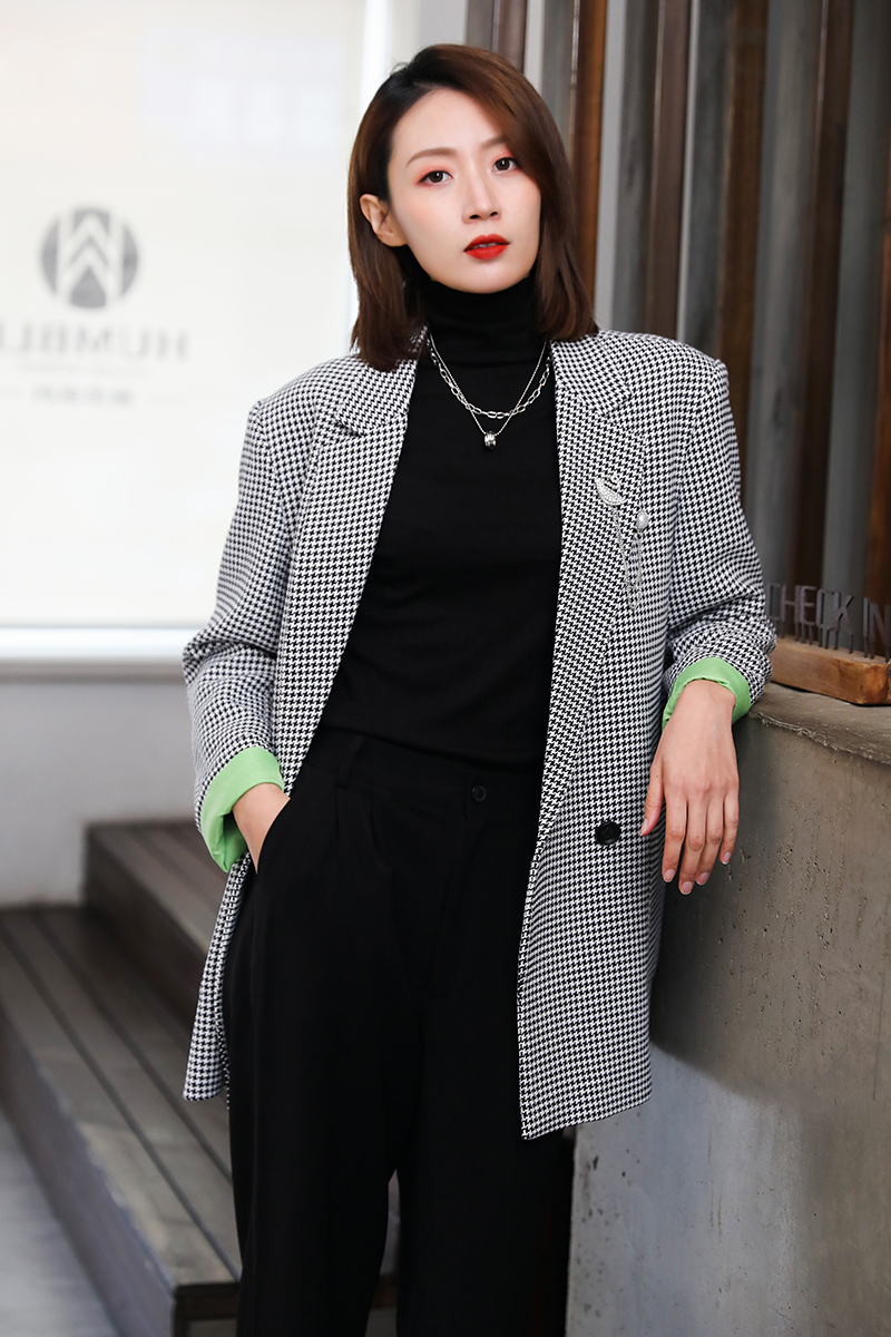 Korean version of loose and fashionable houndstooth plaid suit jacket women's 2021 autumn new suit collar temperament commuter top