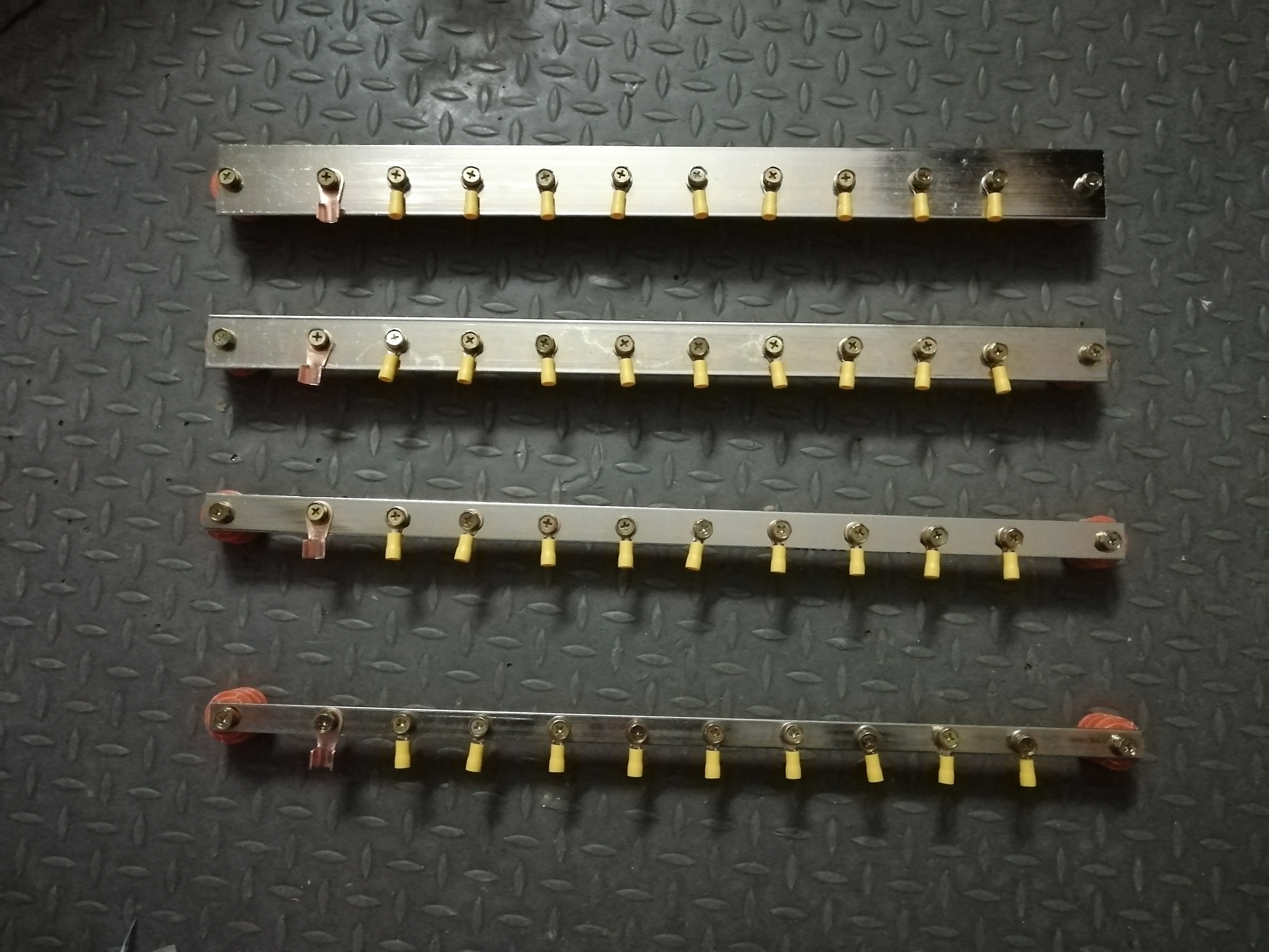 19英寸机架式紫铜机柜接地铜排机柜汇流排可订做等电位汇流排