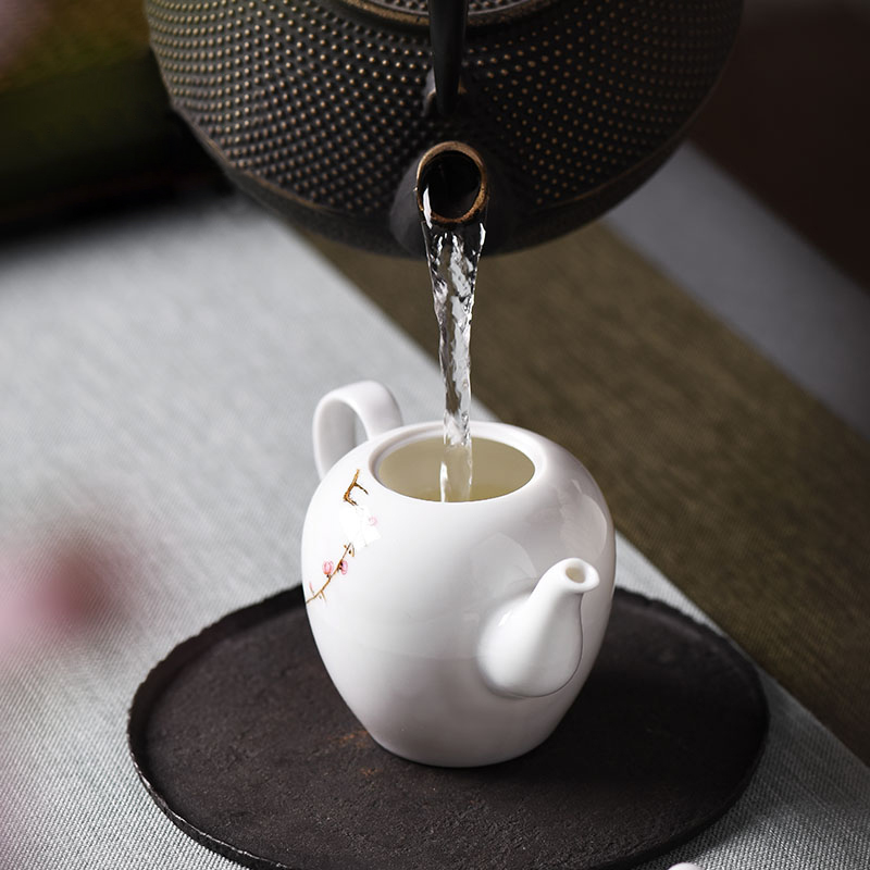 Jingdezhen ceramic hand - made pastel name plum single cup all hand small sample tea cup kung fu tea cups